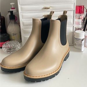 Igor BRAND NEW RAIN BOOTS